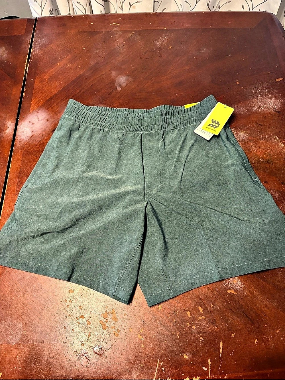 All in Motion Men's 8" Everyday Woven Short Green Medium
